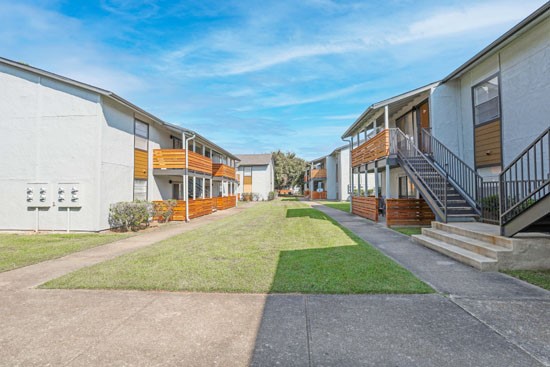 The Marq Shreveport courtyard